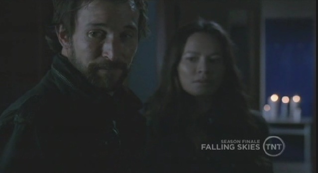 Falling-Skies-S1x09 -Tom-and-Ann together