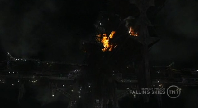 Falling Skies S1x10 Tom blew up one of their ships