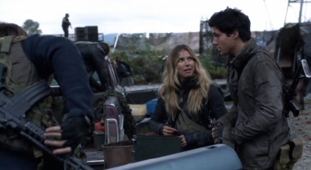 Falling Skies S2x01 Hal and Maggie talking