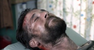 Falling Skies S2x01 Tom in the recovery room