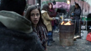 Falling Skies S2x04 - Lourdes stunned about Parras Mexico news