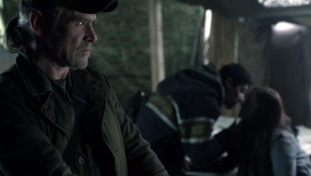 Falling Skies S2x04 - Protective Papa Bear Weaver