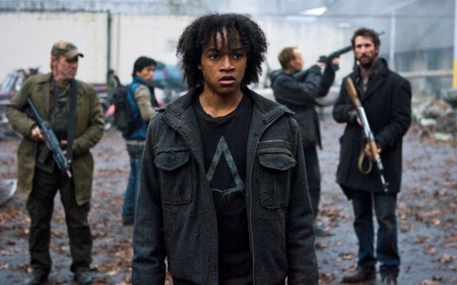 Falling Skies S2x05 - Daniyah Ysrayl returns as Rick