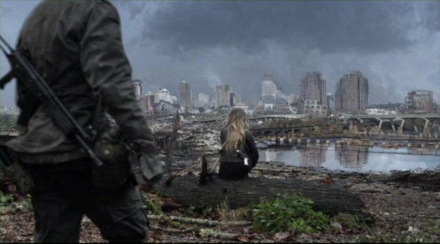 Falling Skies S2x05 - Devasted city on the journey to Charleston