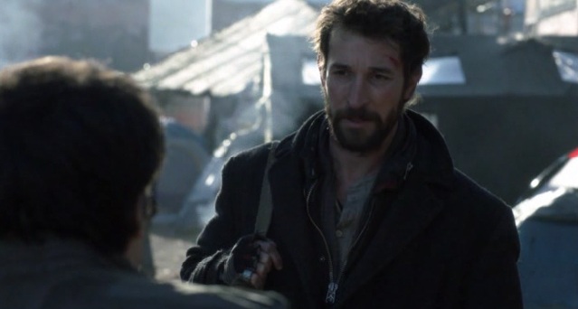 Falling Skies S2x05 Hal telling Tom about Ben's spikes lighting up