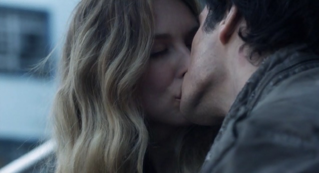 Falling Skies S2x05 Maggie and Hal kissing