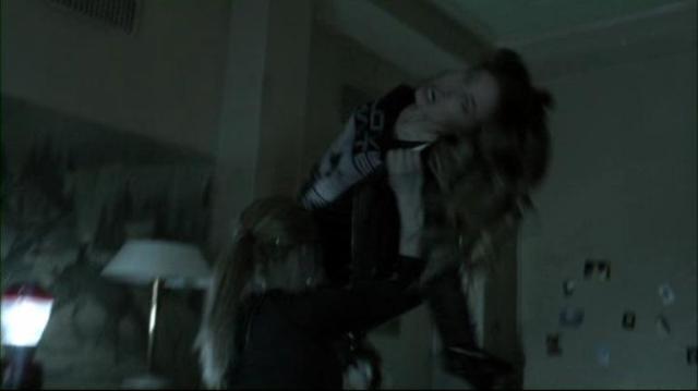 Falling Skies S2x06 Karen Maggie fight