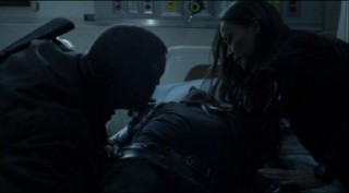 Falling Skies S2x06 - Lyle and Anne bring in a survivor - And who do we have wounded now