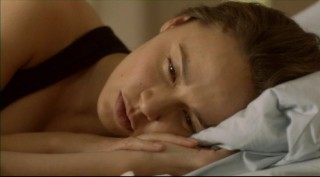 Falling Skies S2x06 - Moon bloodgood wakes up renewed!