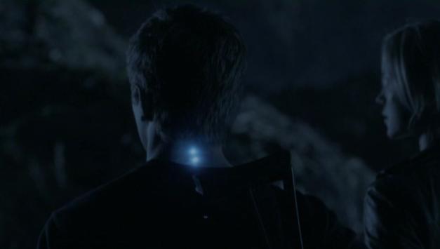 Falling Skies S2x07 - Ben spikes light up when Skitters are near