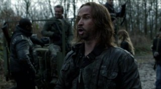 Falling Skies S2x07 - John Pope sarcasm returns to delight the viewers