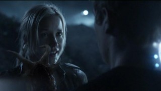 Falling Skies S2x07 - Skitterized tries to convince Ben