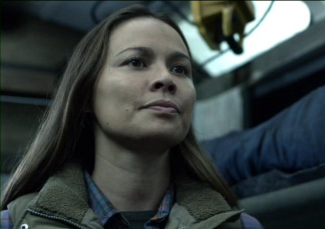 Falling Skies S2x07 - Moon Bloodgood as Anne Glass get serious about events