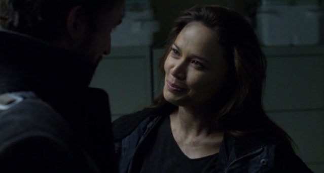 Falling Skies S2 x 10 Ann and Tom talking