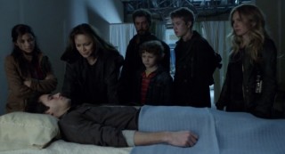 Falling Skies S2 x 10 Hal, Margaret, Lourdes, Ann, Tom, Matt, Ben