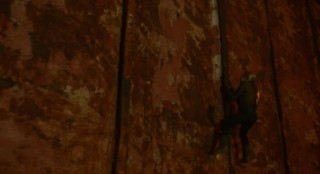 Falling Skies S2 x 10 Karen climbing the wall