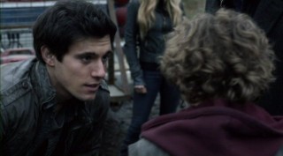 Falling Skies S2x08 - Drew Roy as Hal Mason