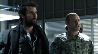 Falling Skies S2x10 - Tom Mason and Dan Weaver face reality