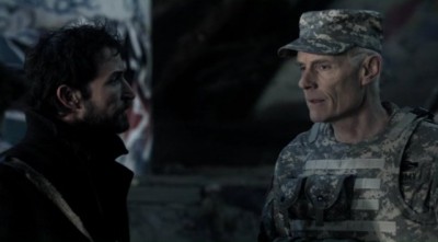 Falling Skies S2x10 - Tom with General Bressler a man with an agenda