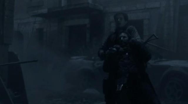 Falling Skies S3X06 Hal holds Tom