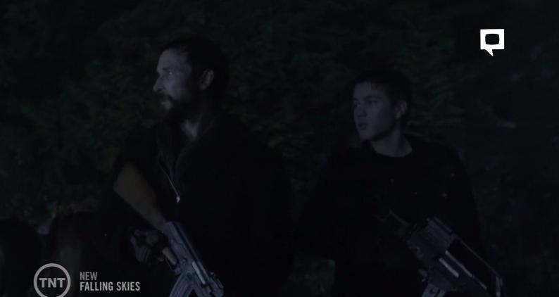 Falling Skies S3x07 Tom and Ben searching