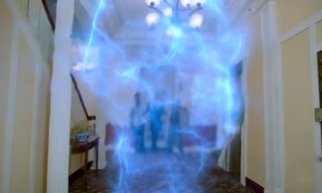 Fringe S4x04 Subject 9 - The blue energy appears at Cameron's