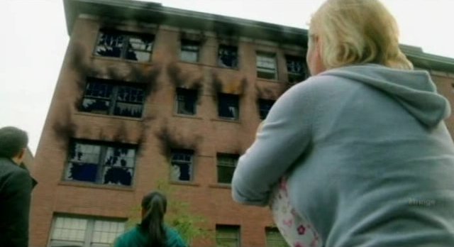 Fringe S4x06 - Building burned out