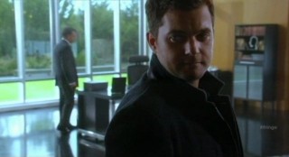 Fringe S4x08 - Peter with sad eyes