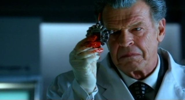 Fringe S4x08 - Walternate examines the Shapeshifter Tech