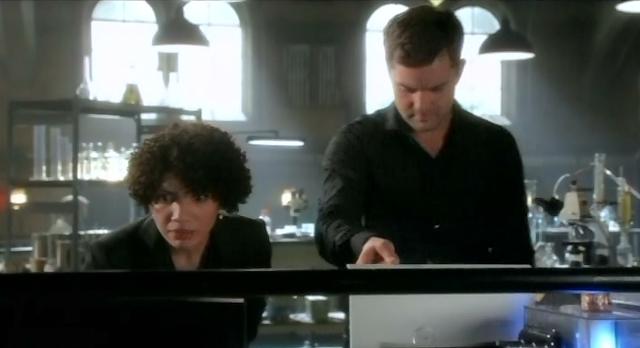 Fringe S4x10 Astrid and Peter