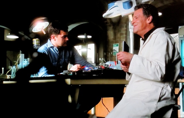 S4x11- Walter and Peter in the lab