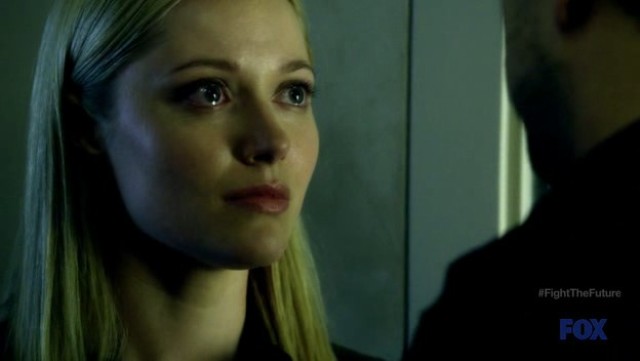 Fringe S4x19 - Very emotional scene between Etta and Peter