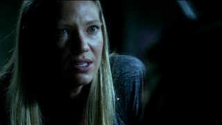 Fringe S5x02 - Olivia interrogating the loyalist