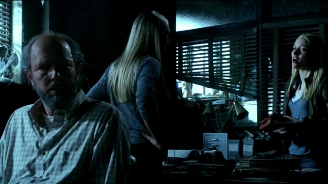 Fringe S5x02 - Etta and Olivia discussing 