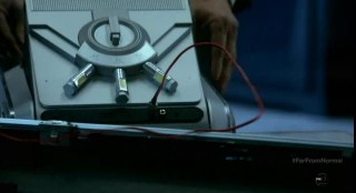 Fringe S5x10-Observer gadgets