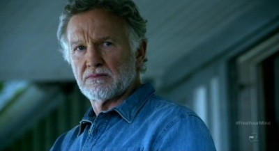 Fringe S5x09 - Veteran character actor Tom Butler portrays Richard