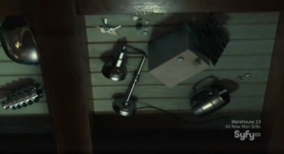 Haven S3x01 - All metal objects are drawn to the ceiling