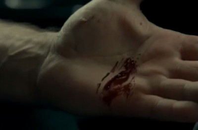 Haven S4x06 - Wade gets Jordan's blood to activate the Crocker curse