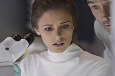 Helix S1x06 - Sarah has a secret addiction