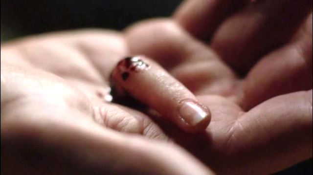 Helix S1x12 The Reaping -  20 Spencer gives Hatake the finger 