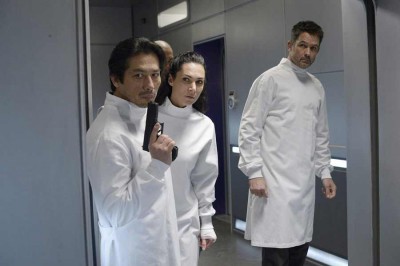 Helix S1x13 Jules, Alan and Hatake prepatre to secure the Narvik canisters!