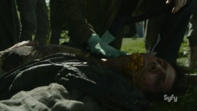 Helix S2x04 - Travis is dead after the bee stings