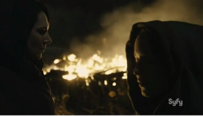 Helix S2x10 Jules and Amy at the fire