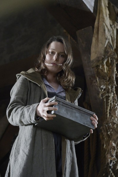 Helix S2x10 Sister Amy grabs the chest with Mother!