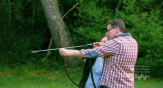 Hollywood Treasure S2x03 - Joe takes aim with Katniss Bow and Arrow from The Hunger Games