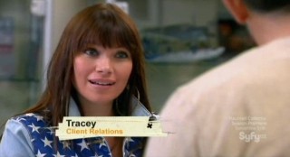 Hollywood Treasure S2x03 - Tracey loves The Hunger Games too!