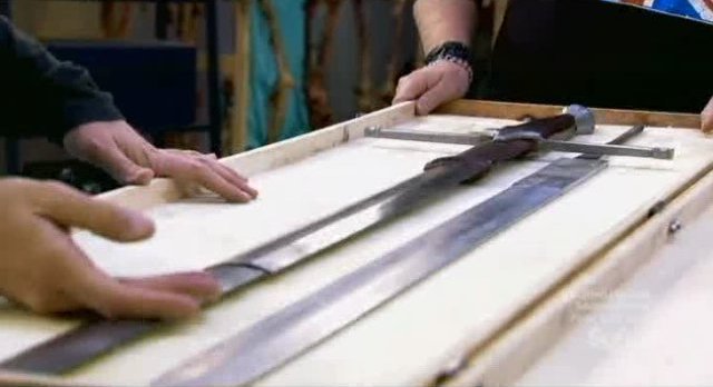 Hollywood Treasure S2x06 - Examining the Braveheart Claymore Swords