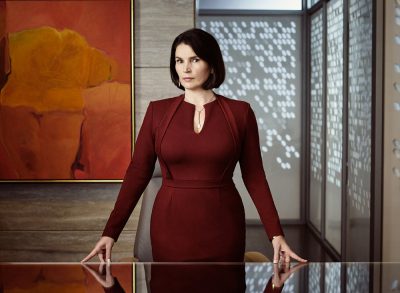 Incorporated Season 1 Julia Ormond as Elizabeth Krauss 