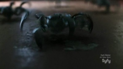 Killjoys S1x01 Explosive robotic spiders from Dutch's necklace