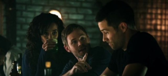 Killjoys S1x02 Dutch joins Johnny and Dav to have a drink at Pree's bar
